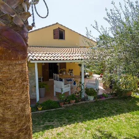 Casa Vacanze Oasi Campofelice Di Roccella Exterior photo